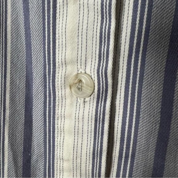 Universal Thread Women's Size Medium Blue White Short Sleeve Button Front Shirt - Picture 8 of 12